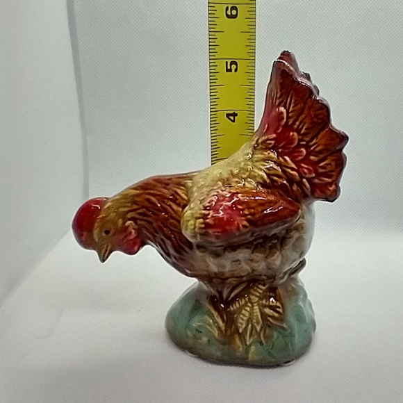 Chicken Ceramic Figurine Decor New Pecking Pose NEW - Picture 6 of 6